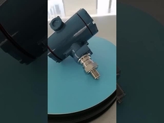 Conveniente e sicuro rilevamento del livello del liquido con trasmettitori di pressione wireless